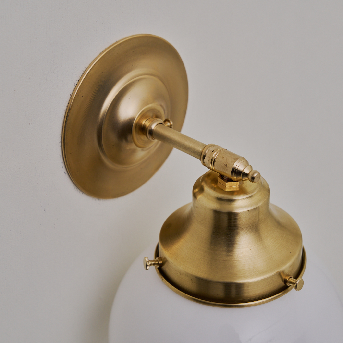 ＭＡＸＲＡＹ　アウトドアブラケット　ホワイト　E26口金　ランプ別売　MB5562-01-44(OP027301+OP03950144) MAXRAY（マックスレイ） Orb series Korb/オーブシリーズ コーブ ブラケット Φ150 直付け ブラック E17口金 ランプ別売  MB50463-02(OP01719+OP01757) : オールライト Yahoo!店 - 通販 - Yahoo!ショッピング